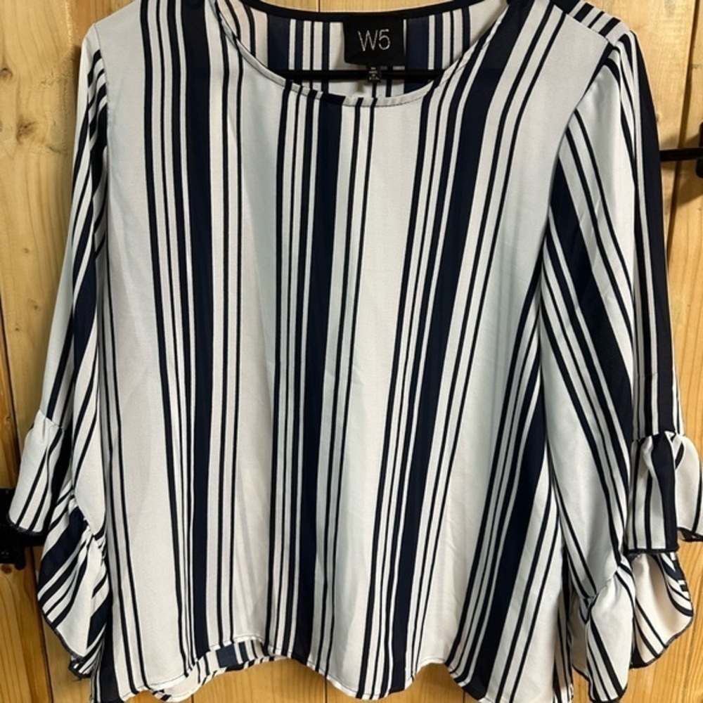 Anthropologie W5 Black White polyester flutter sleeve Pullover Top